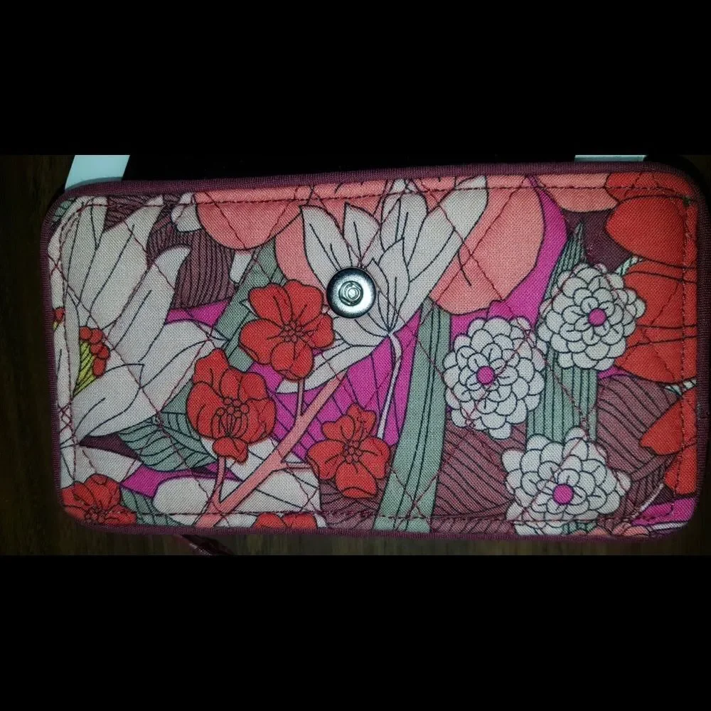 #217 Vera Bradley Retired “Bohemian Blooms” Wristlet - Picture 6 of 13